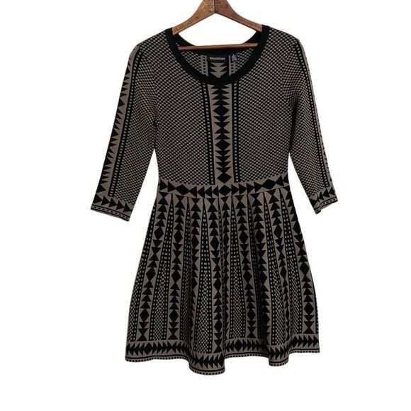 Nina Leonard Geometric Print Knit Fit & Flare Sweater Dress Black White Small - Picture 1 of 8